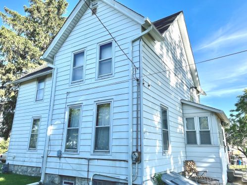 105 Beach St, Joliet, IL 60436-1701
