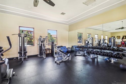 1482 Caminito Sicilia, Chula Vista CA  91915-4142 exterior