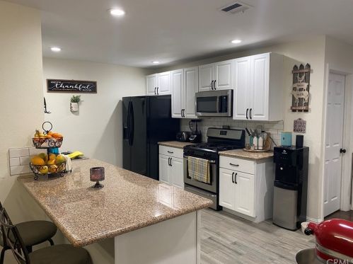 5896 Avenue Juan Bautista, Riverside CA  92509-6409 exterior