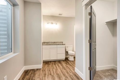 2712 Mt Jordan Rd, Sandy UT 84092-3380 exterior