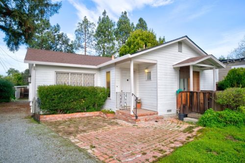 16803 Farley Rd, Los Gatos, CA 95032-3304