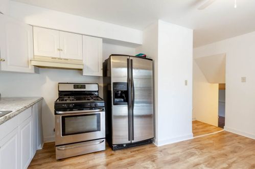 305 Lyons Dr, Lemont IL  60440-1852 exterior