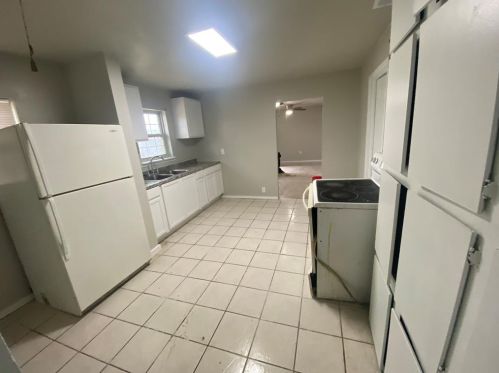 7091 Retta Mansfield Rd, Midlothian TX  76063-4711 exterior