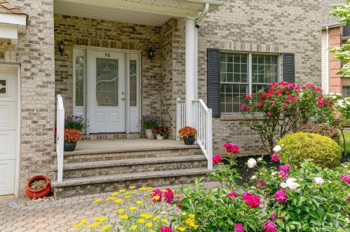 70 Melbloum Ln, Edison, NJ 08837-2781