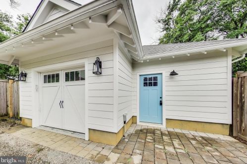 10706 Blossom Ln, Silver Spring MD 20903-1001 exterior