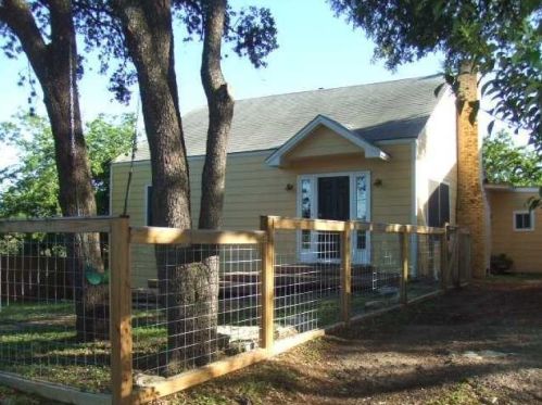 2101 10th St, Austin TX  78702-3411 exterior