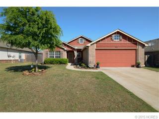 4011 103rd Pl, Jenks, OK 74037-7057