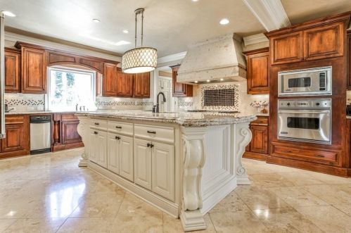 360 Cameron Ridge Dr, Atlanta GA  30328-4710 exterior