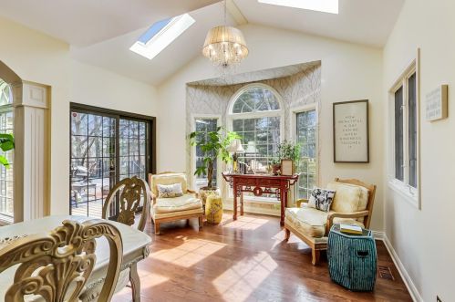 347 Willowood Ln, Willowbrook IL  60527-3900 exterior