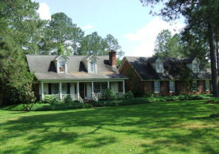 121 Tallokas Cir, Moultrie, GA 31788-1360