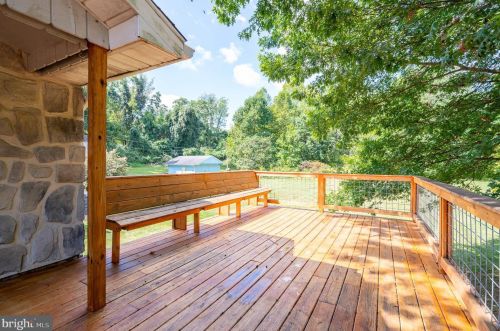 365 Big Oak Dr, Shepherdstown WV 25443-4598 exterior