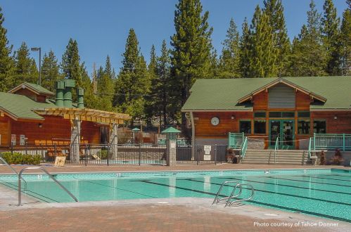 11591 Snowpeak Way, Truckee CA  96161-7093 exterior