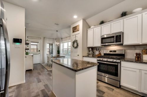 5845 Dew Plant Way, Fort Worth TX  76123-5021 exterior