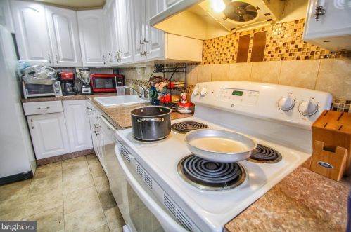 124 Fariston Dr, Philadelphia PA 19120-1007 exterior