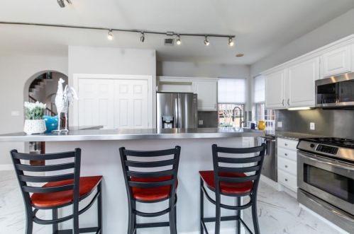 2124 Larkspur Dr, Carrollton TX 75010-4040 exterior