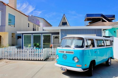 3841 Sunset Ln, Oxnard, CA 93035-4135