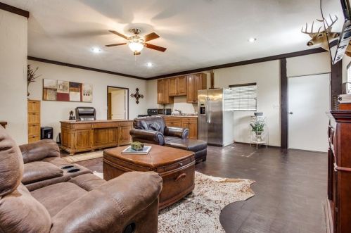 2664 Rose Hl Rd, Whitewright TX exterior