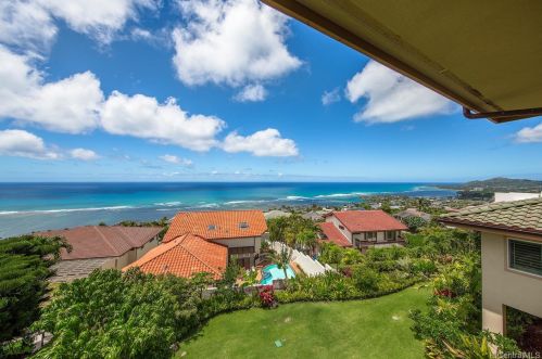 445 Maono Loop, Honolulu HI  96821-2526 exterior