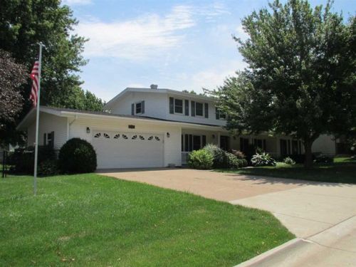 836 Hickory Dr, Geneseo, IL 61254-1122