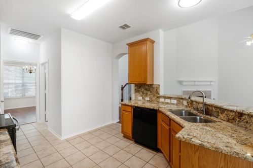 950 Grn Pond Dr, Garland TX 75040-1075 exterior