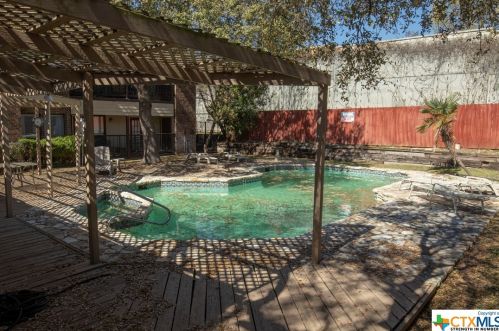 2542 Babcock Rd, San Antonio TX  78229-6304 exterior
