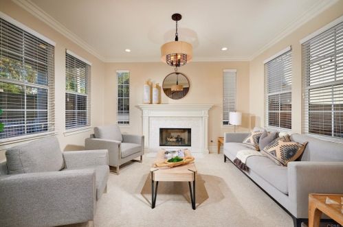 2629 Paradise Rd, Carlsbad, CA 92009-3086