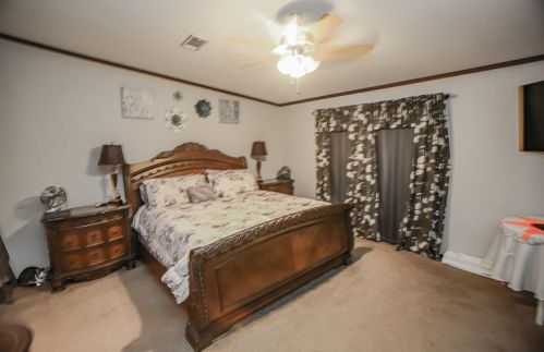 2645 Fairway Dr, Angleton TX 77515-7396 exterior