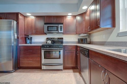 82 Canterbury Rd, Chatham Township, NJ 07928-1798