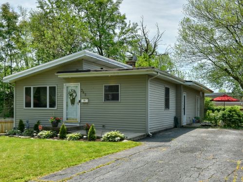 345 Elm St, Villa Park, IL 60181-2214