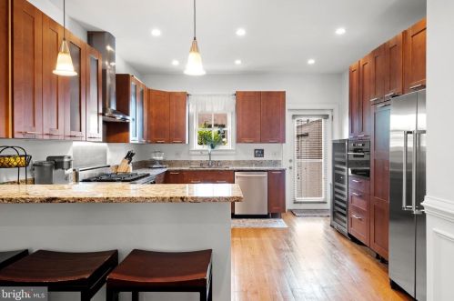 532 22nd St, Philadelphia PA 19140-4703 exterior