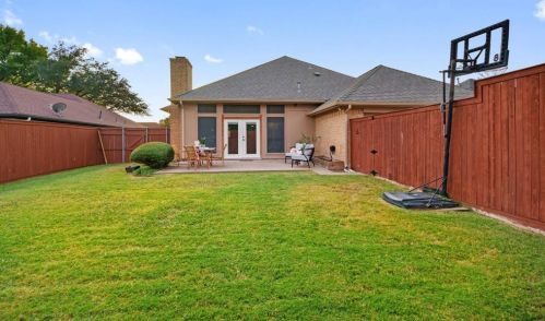 4204 Clf Dr, Carrollton TX 75010-4031 exterior