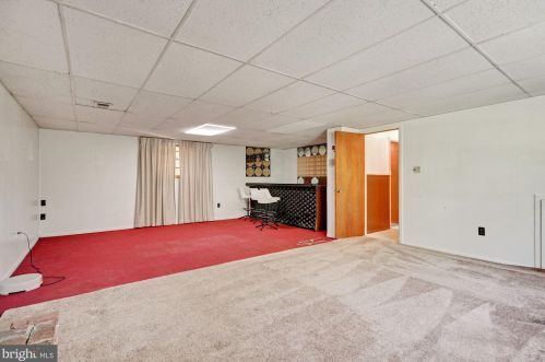 7301 Lackawanna Dr, Springfield VA  22150-4418 exterior