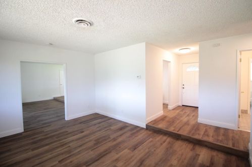 5330 Roselle Ave, Modesto, CA 95357-1660
