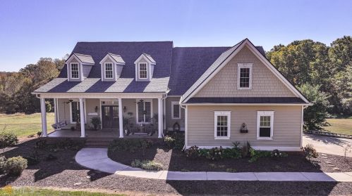 76 Mossy Creek Pt, Cleveland, GA 30528-4514