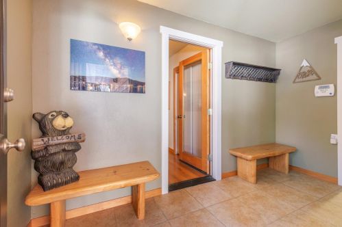 11436 Rhineland Ave, Truckee CA  96161-7067 exterior