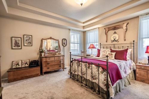 25057 Canal Pl, Aurora CO 80018-1627 exterior