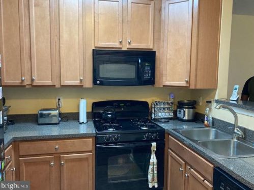 13 Iron Works Way, Trenton, NJ 08611-2859