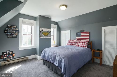 316 Washington Ave, Tavistock NJ 08033-3327 exterior