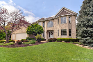 1356 Chapman Dr, Oak Brook, IL 60561-5392
