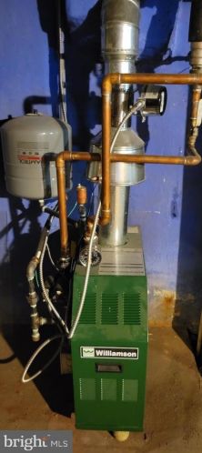 5749 Hope St, Philadelphia, PA 19120-2409