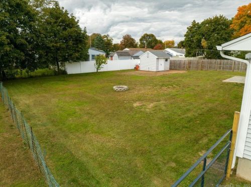 32 Laurel St, Southington CT  06489-1226 exterior