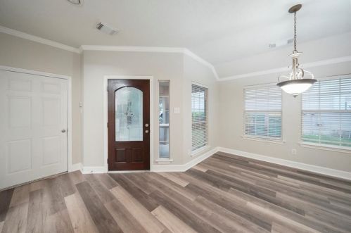 6 Valewood Pl, Conroe TX  77384-5083 exterior