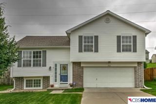 7402 179th St, Omaha, NE 68136-1562