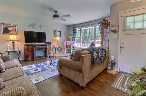 6762 Polk St, Gary, IN 46410-3332