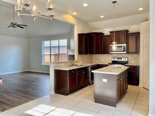 2069 Meadow Park Dr, Princeton TX 75407-2662 exterior