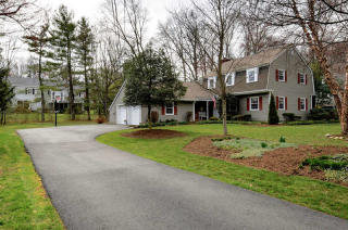 8 Fox Chase Ln, Morristown, NJ 07960-4733