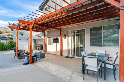 5531 Applecross Dr, Riverside CA  92507-6412 exterior