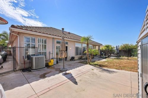 949 Paseo La Cresta, Chula Vista CA  91910-6729 exterior