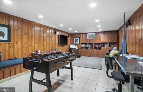 69 Laurel Rd, Princeton NJ 08540-2708 exterior