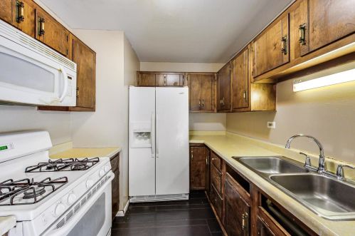 443 Sullivan Cir, Lemont IL  60440-2093 exterior